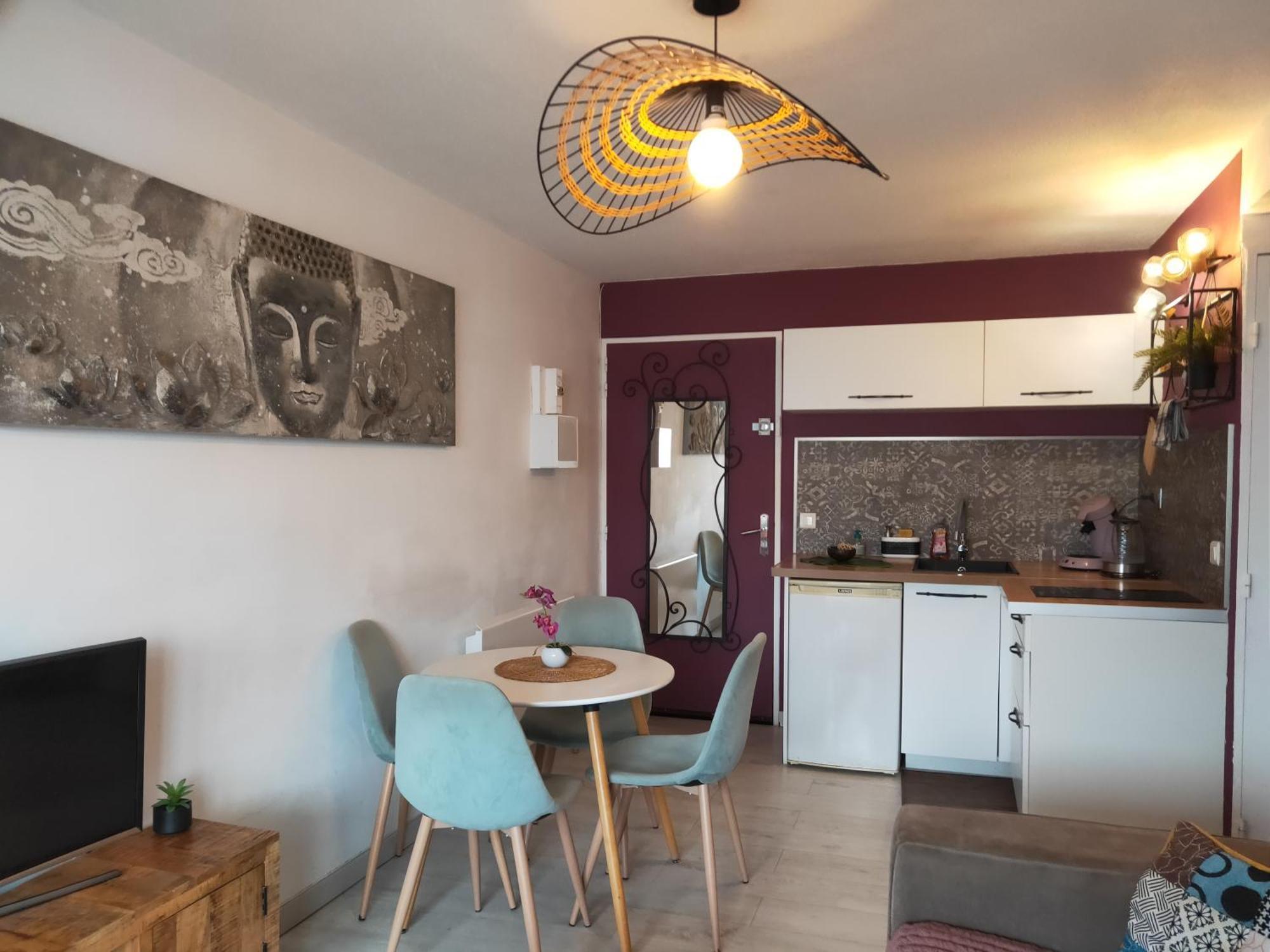 La Perle Marine: Cozy Beachside Apartment with Marina View Sete Exterior photo
