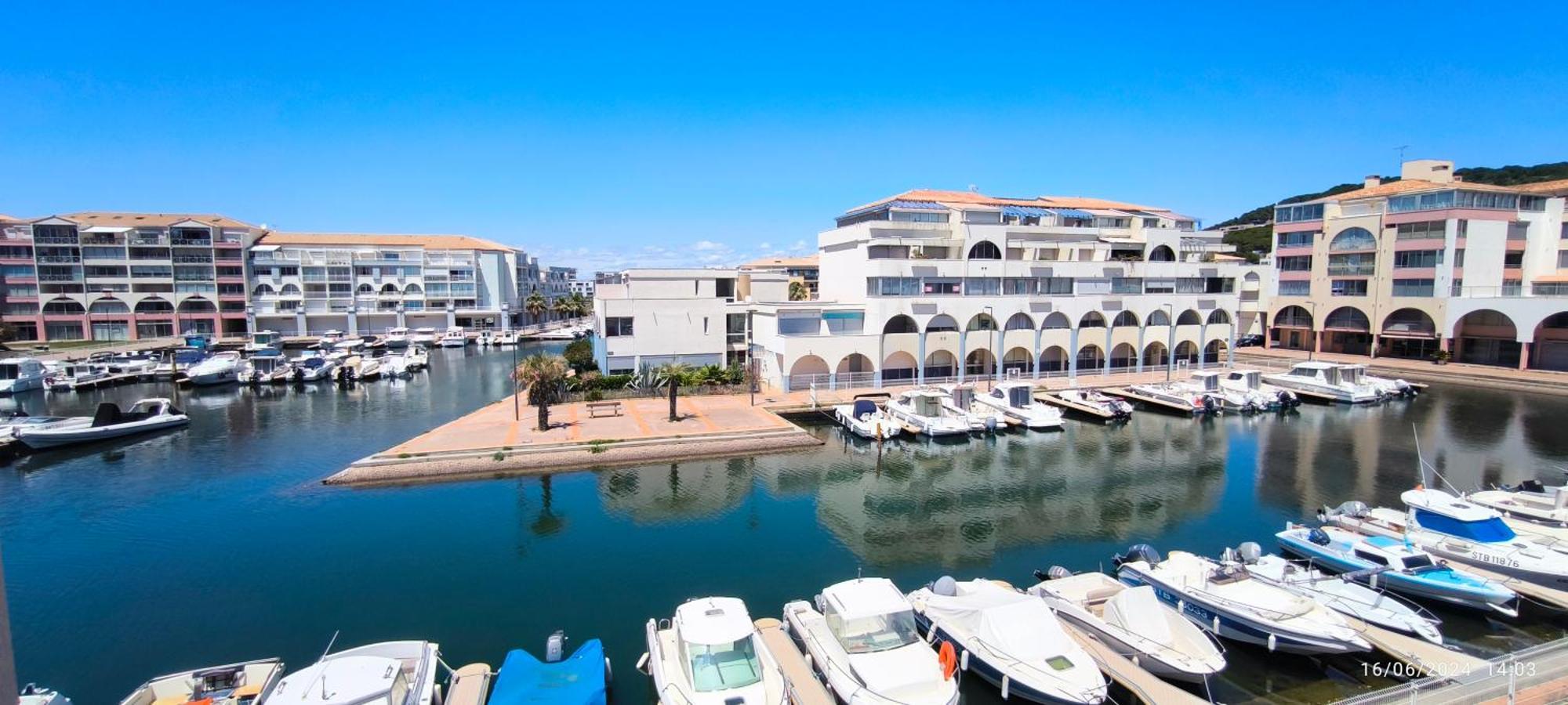La Perle Marine: Cozy Beachside Apartment with Marina View Sete Exterior photo